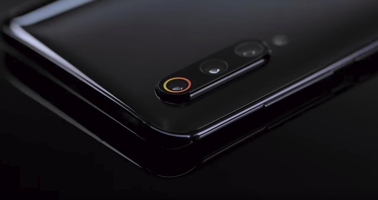 Xiaomi Mi 9 - 3 caméras sur l'arrière du téléphone